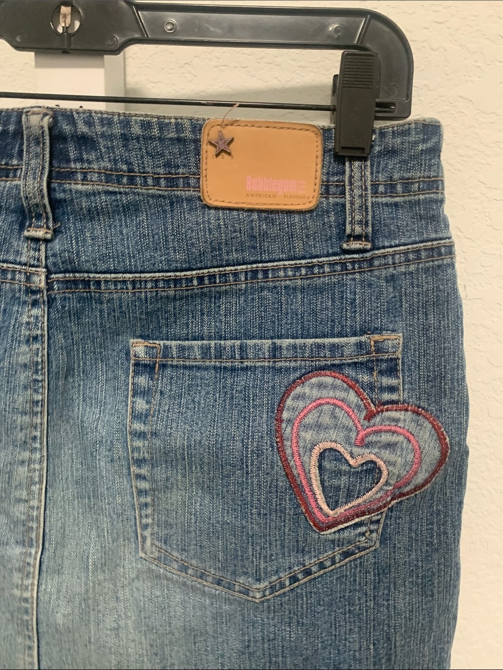 Y2K Bubblegum Denim Mini Skirt with Heart Patch - Blue - Picture 2 of 8